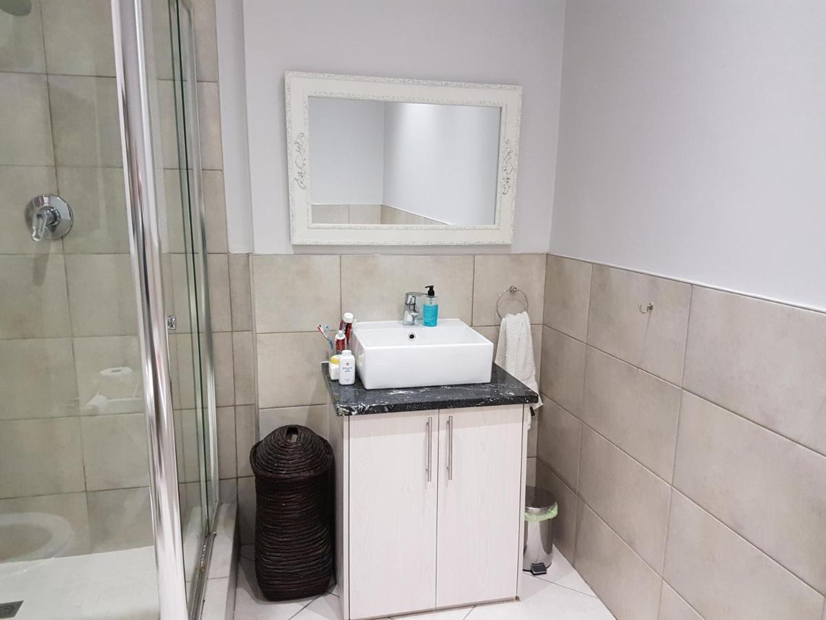 סטלנבוש Modern, Centrally Located Dorp Street Apartment מראה חיצוני תמונה